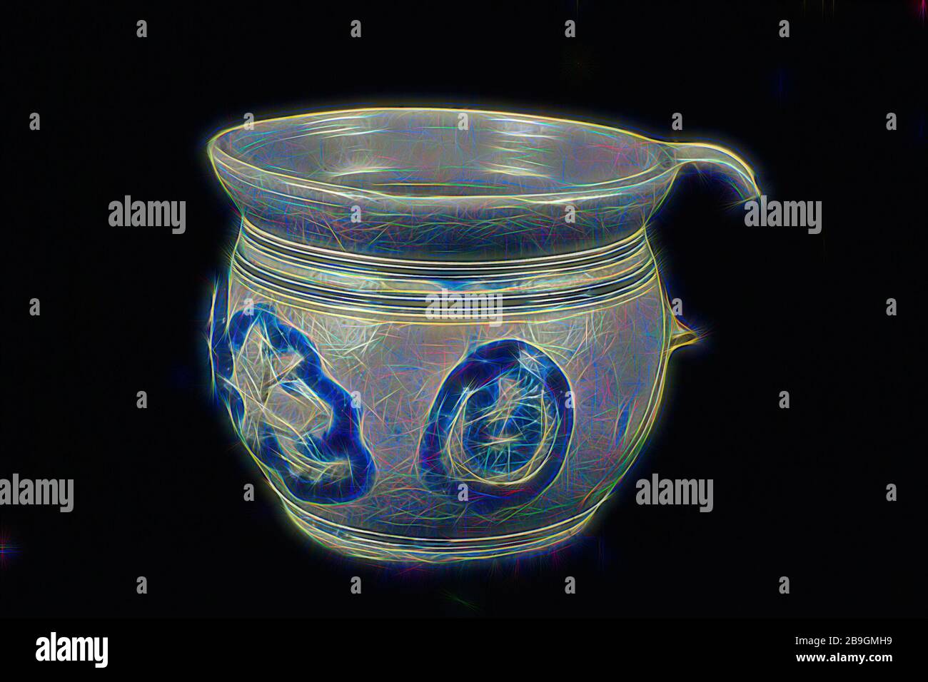 Porcellanato facilità di utilizzo o camera pot con orecchio, ventre con tre medaglioni di arma e due leoni, pot titolare suolo sanitaria trovare gres ceramico smalto smalto sale, ruotato a mano stampigliato smaltato cotto smaltato porcellanato camera grigio pentola di coccio con sale di smalto bandor profilato di bordo rotondo di scrittura medaglioni: ADRIAEN BOXEL archeologia araldica importare gli scarichi di ceramica notte camera da letto igiene Foto Stock