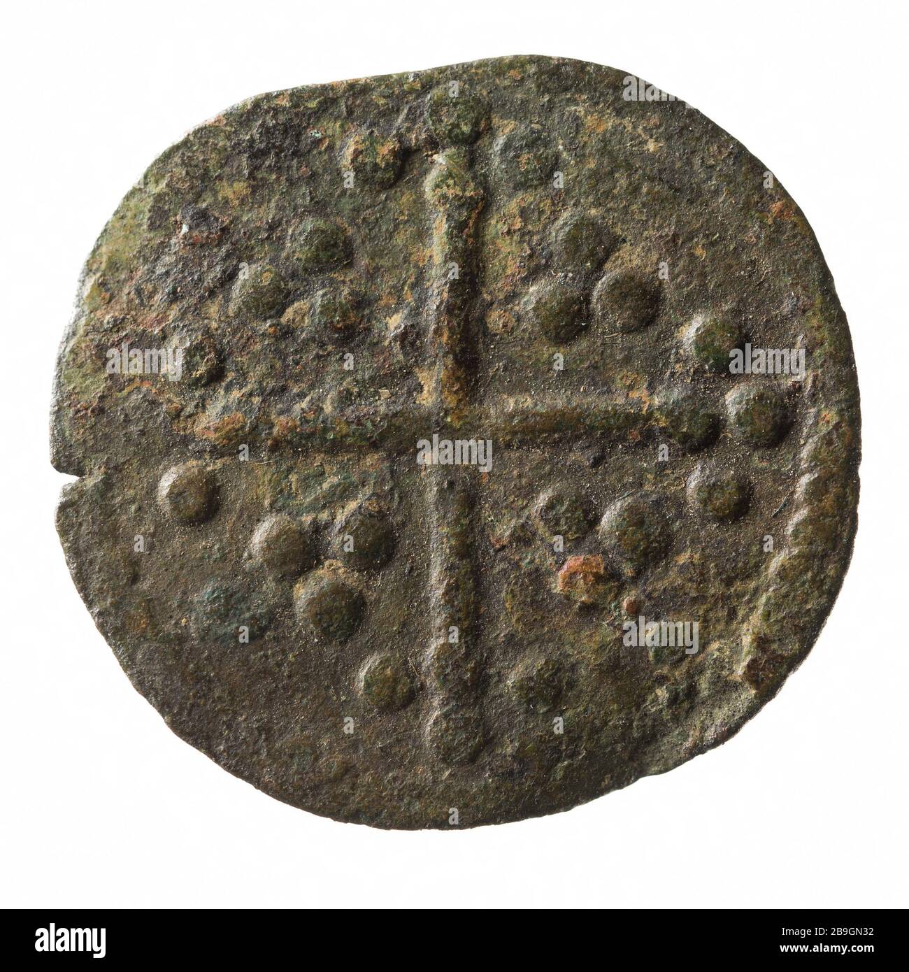 Token del conto con Anonyme cross, tardo-mediale. 'Jeton de compte avec croix, Bas Moyen âge'. Laiton. 1375-1425. Parigi, musée Carnavalet. Foto Stock