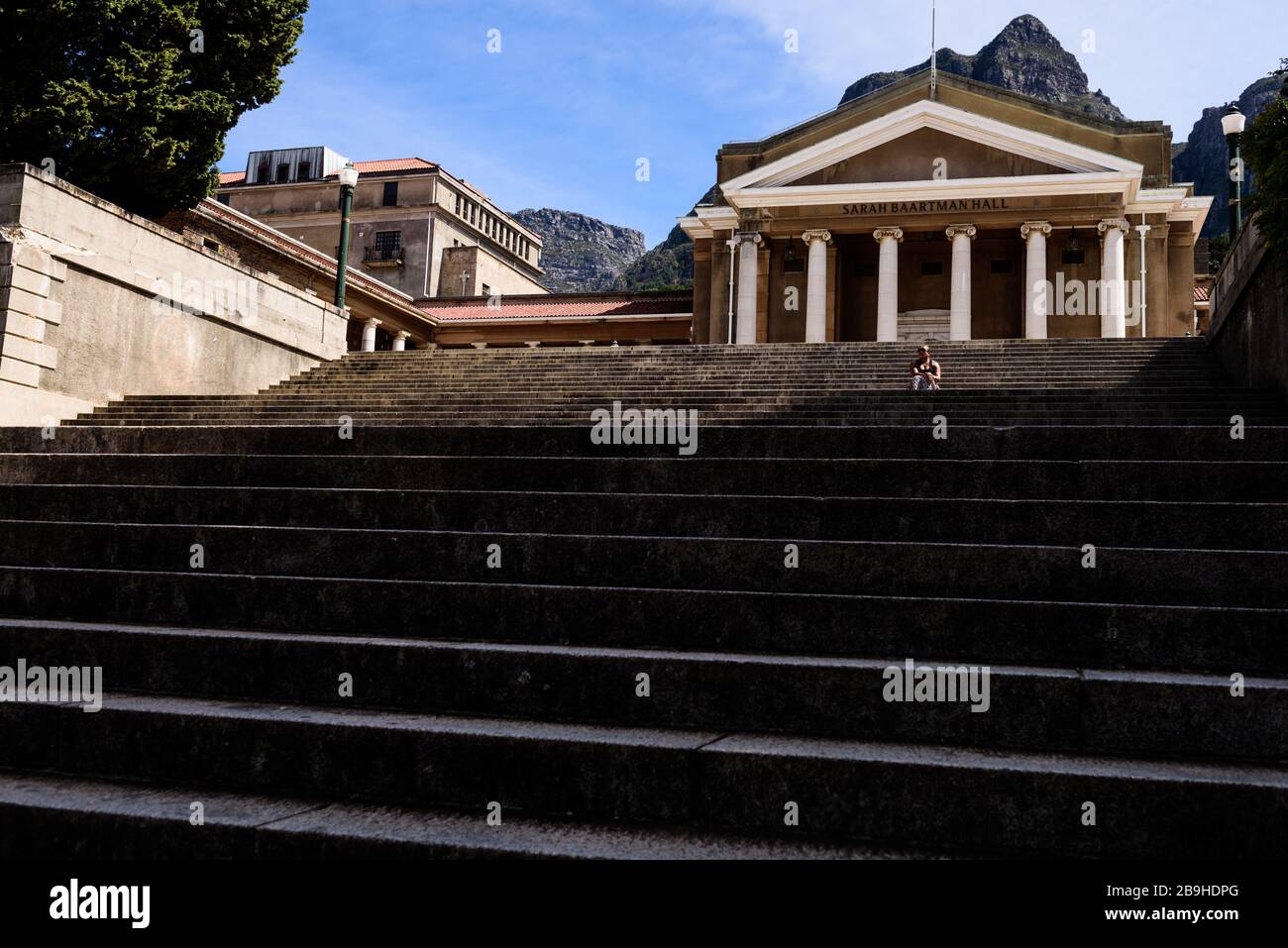 L'Università di Città del Capo del Sud Africa ha chiuso in risposta alla diffusione del coronavirus e ha interrotto l'intero anno accademico Foto Stock