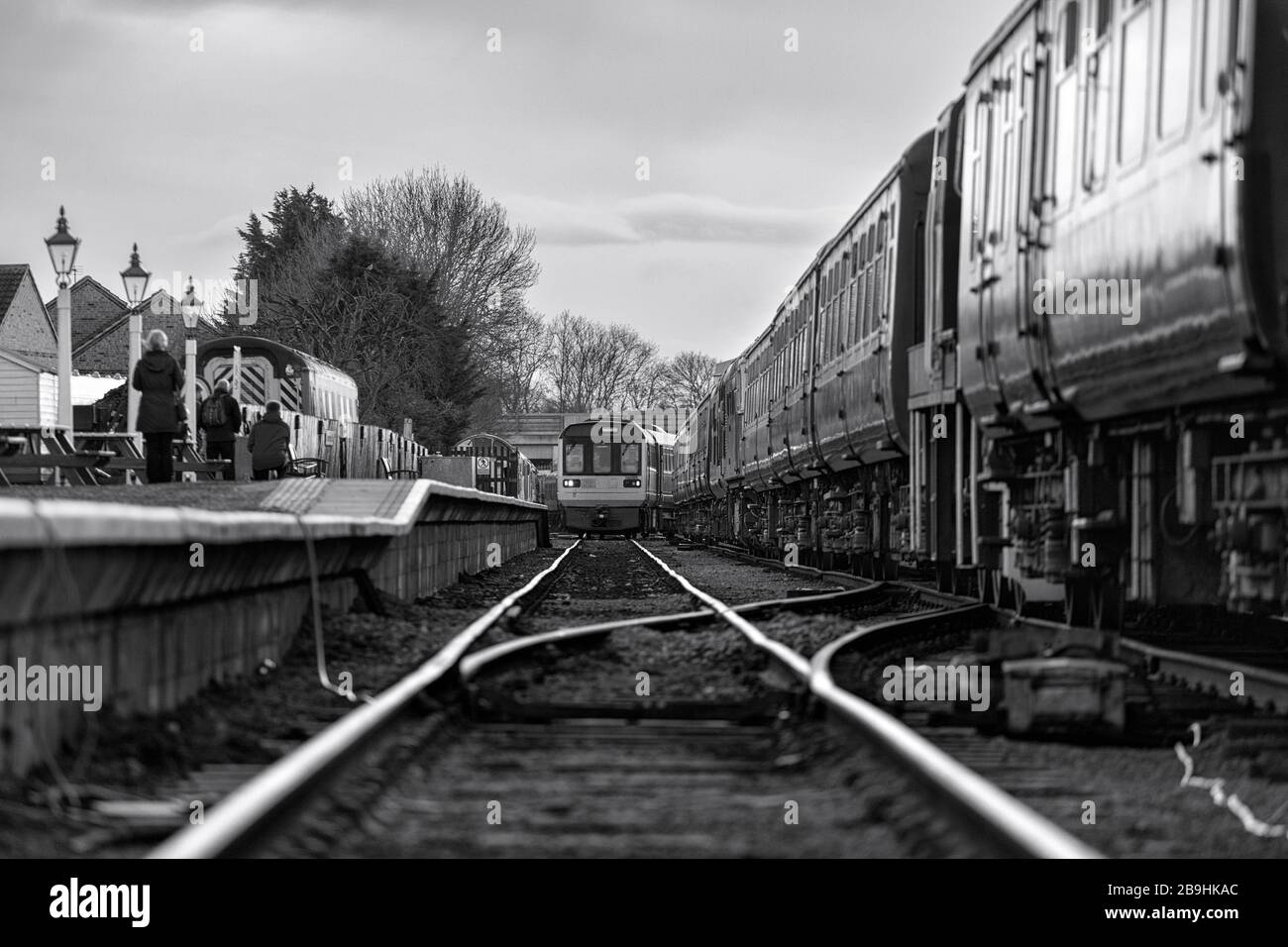 Ex treno Northern classe 142 pacer treni 142028 + 142060 arrivare Leeming Bar, Wensleydale ferrovia dopo il loro primo giorno di funzionamento in conservazione Foto Stock