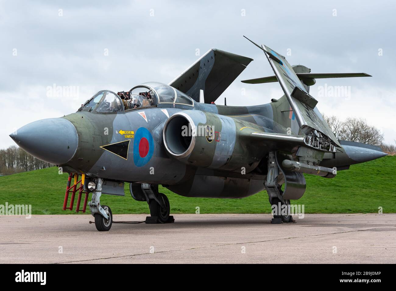 Un aereo Blackburn Buccaneer attacca la Royal Air Force all'Aerodromo di Bruntingthorpe, Regno Unito. Foto Stock