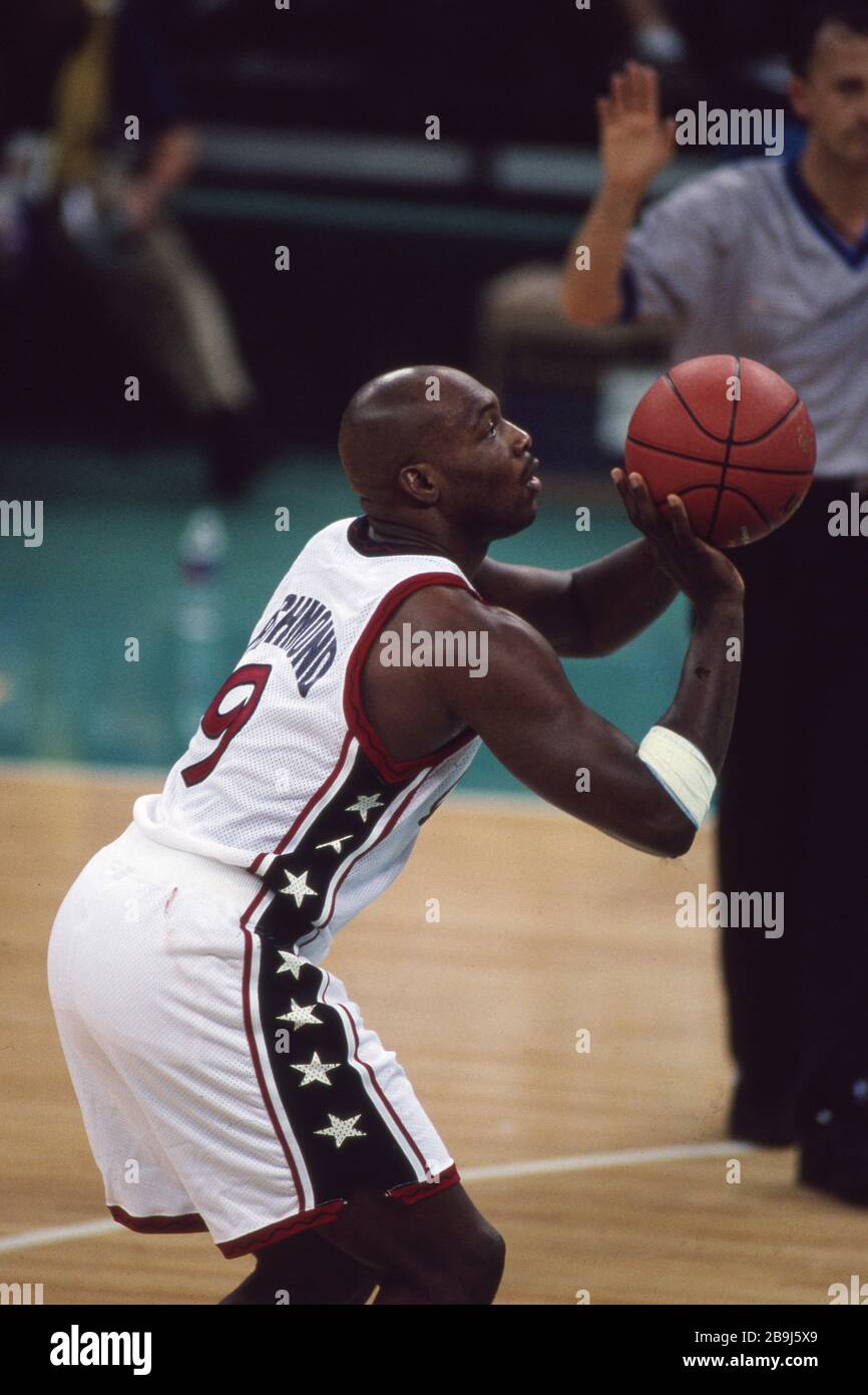 Primo: 22 luglio 1996 Sport, basket, uomini, Olimpiadi maschili, Olimpiadi estive, Atlanta, 96, 1996, vecchie immagini, USA vince la medaglia d'oro USA - Argentina 96:68 con Richmond, metà figura | uso in tutto il mondo Foto Stock