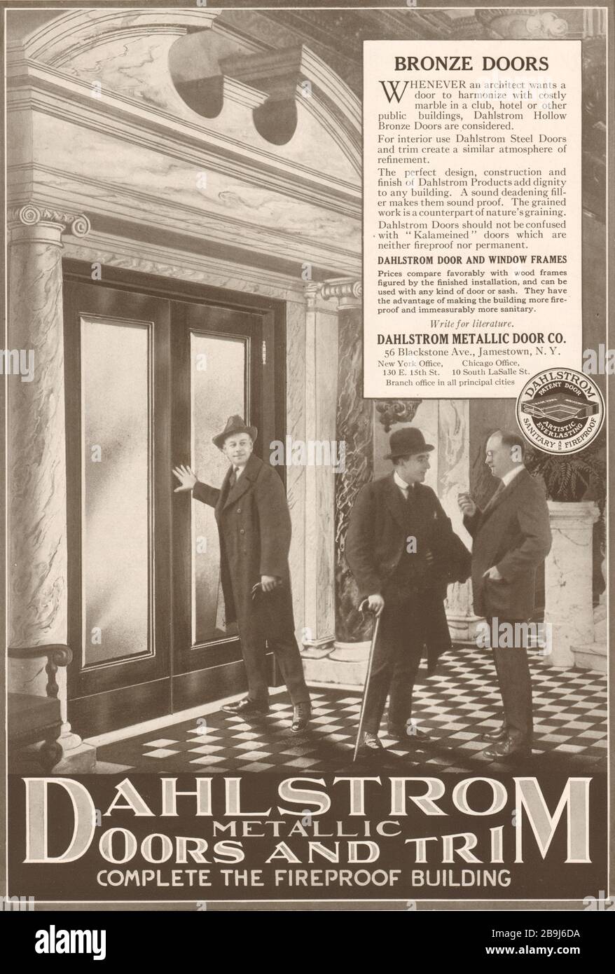 Porte e rivestimenti metallici completano l'edificio ignifugo. Porte in bronzo. Dahlstrom Metallic doors Co., 56 Blackstone Ave, Jamestown, New York (1919) Foto Stock
