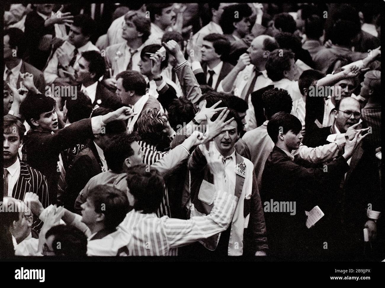 City of London LIFFE - The London International Financial Futures and Options Exchange - trading floor 1988 il London International Financial Futures and Options Exchange (LIFFE, pronunciato 'life') è uno scambio futures con sede a Londra. Foto Stock