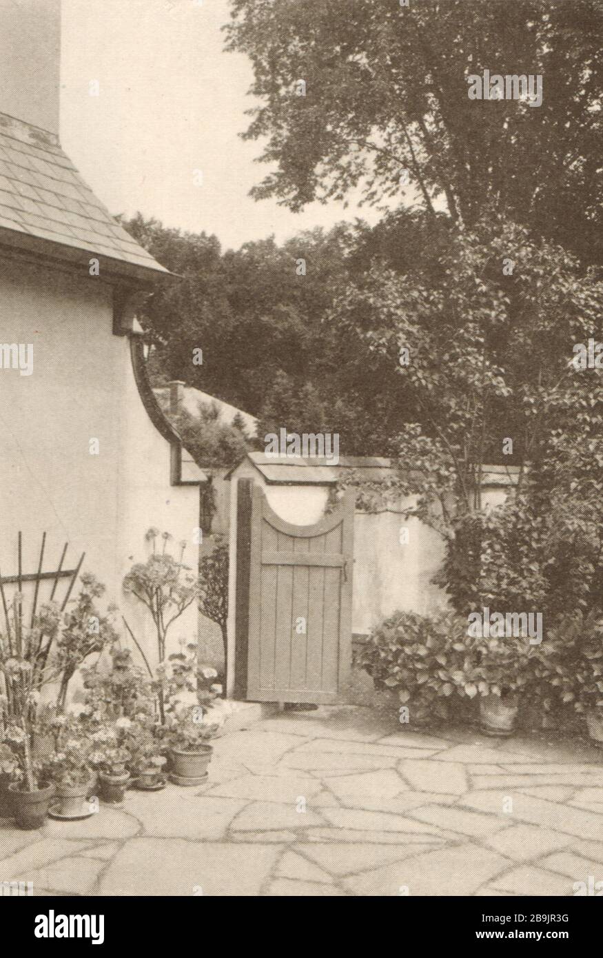 'Stonover'', residenza dei misses Parsons, Lenox, Massachusetts. Muro di collegamento a ghiacciaia, garage, ecc. Delano & Aldrich, Architetti (1921) Foto Stock