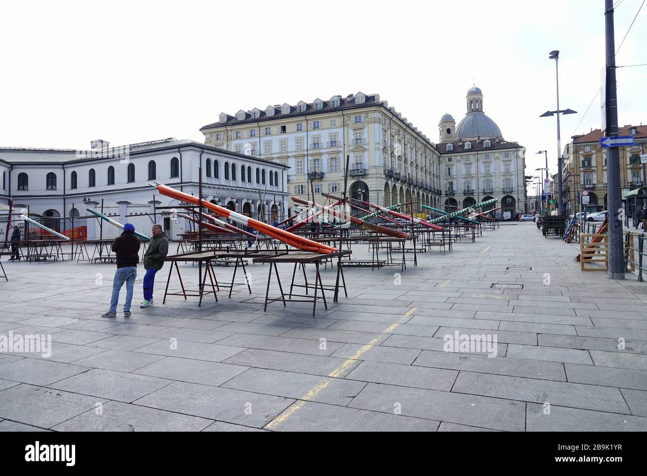 Il Coronavirus blocca i mercati di Torino, una misura adottata per proteggere la salute pubblica. Torino, Italia - Marzo 2020 Foto Stock