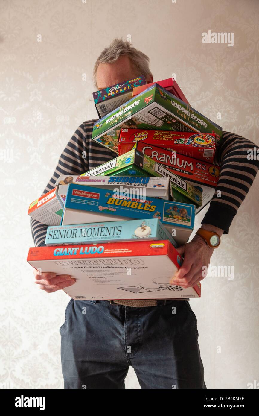 Game boxes immagini e fotografie stock ad alta risoluzione - Alamy