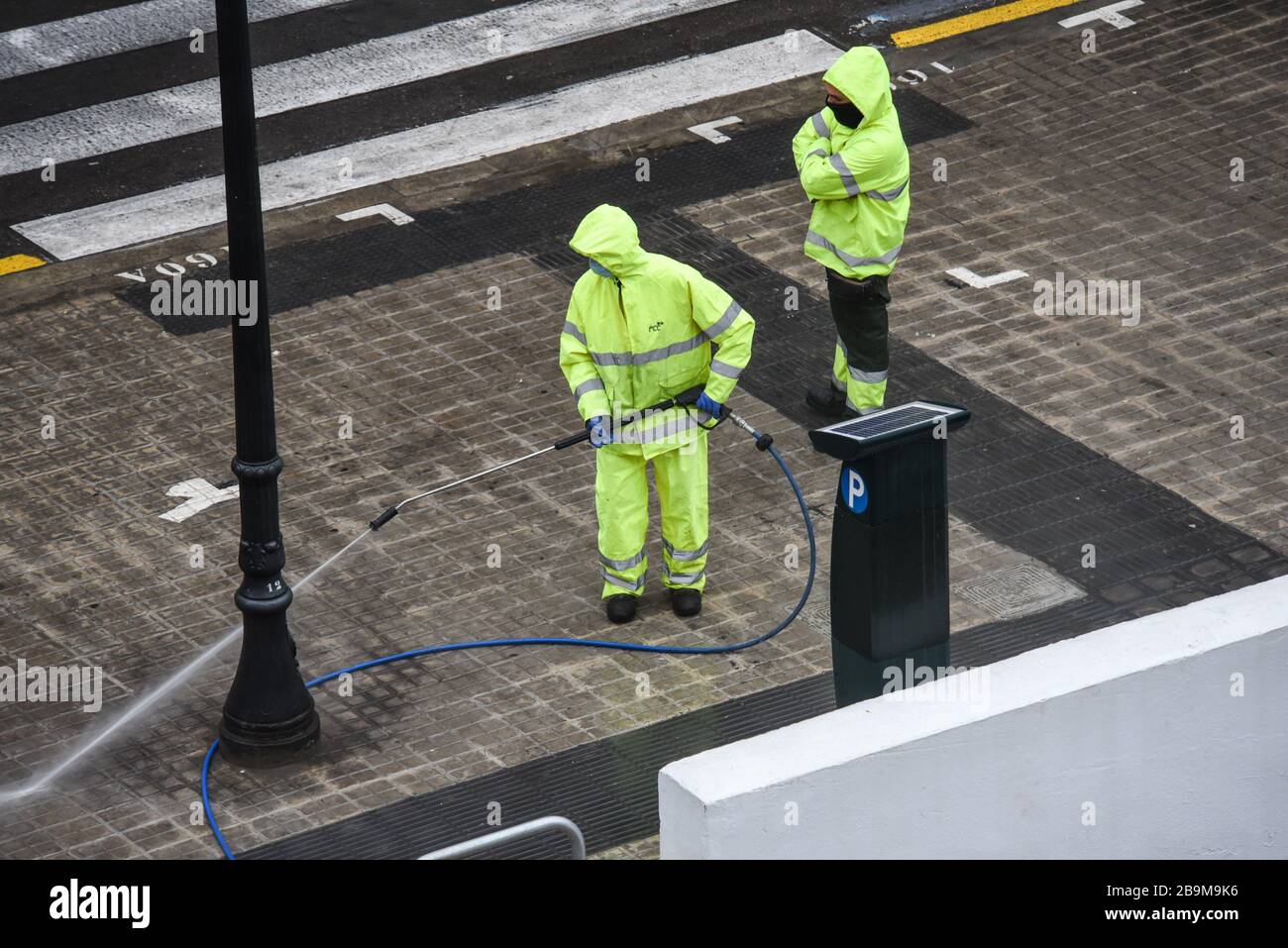 La prima settimana di quarantena nella città di Valencia (Spagna) dopo che il governo spagnolo ha decretato lo stato di allarme per la pandemia creata da Covid 19 Foto Stock