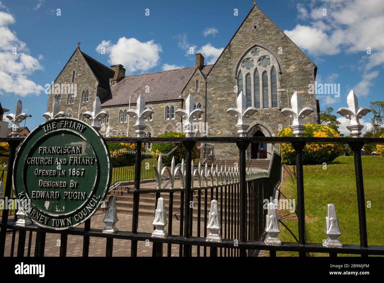 Religione chiesa Irlanda e la Chiesa dei francescani irlandesi progettato da Edward Pugin Killarney, County Kerry, Irlanda. Foto Stock