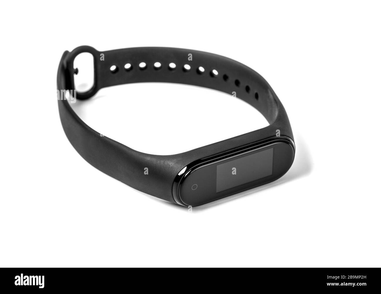 Orologio fitness nero (activity tracker) su bianco. Primo piano, messa a fuoco selettiva Foto Stock