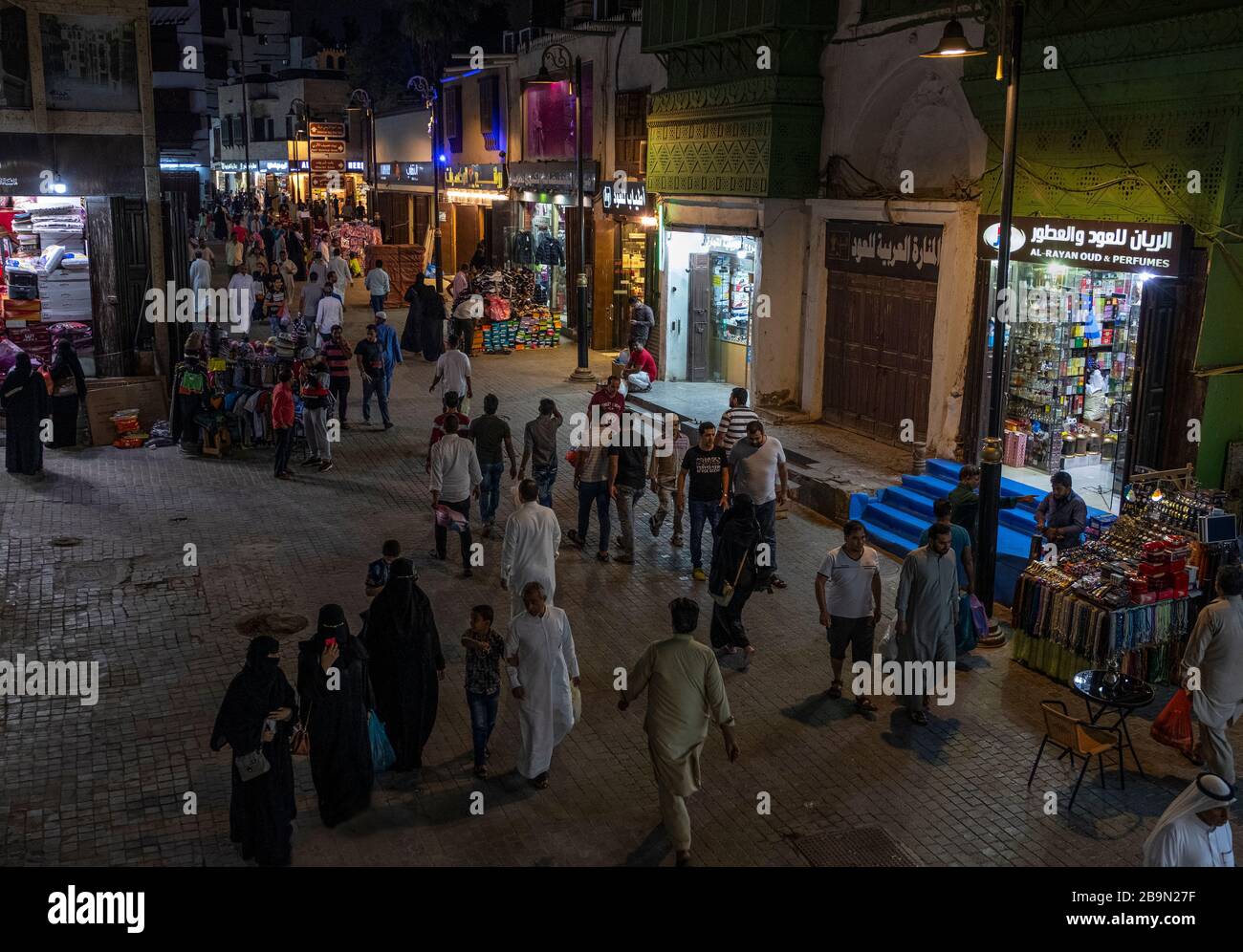 Vista del quartiere storico del quartiere storico di Jeddah, Arabia Saudita in serata Foto Stock