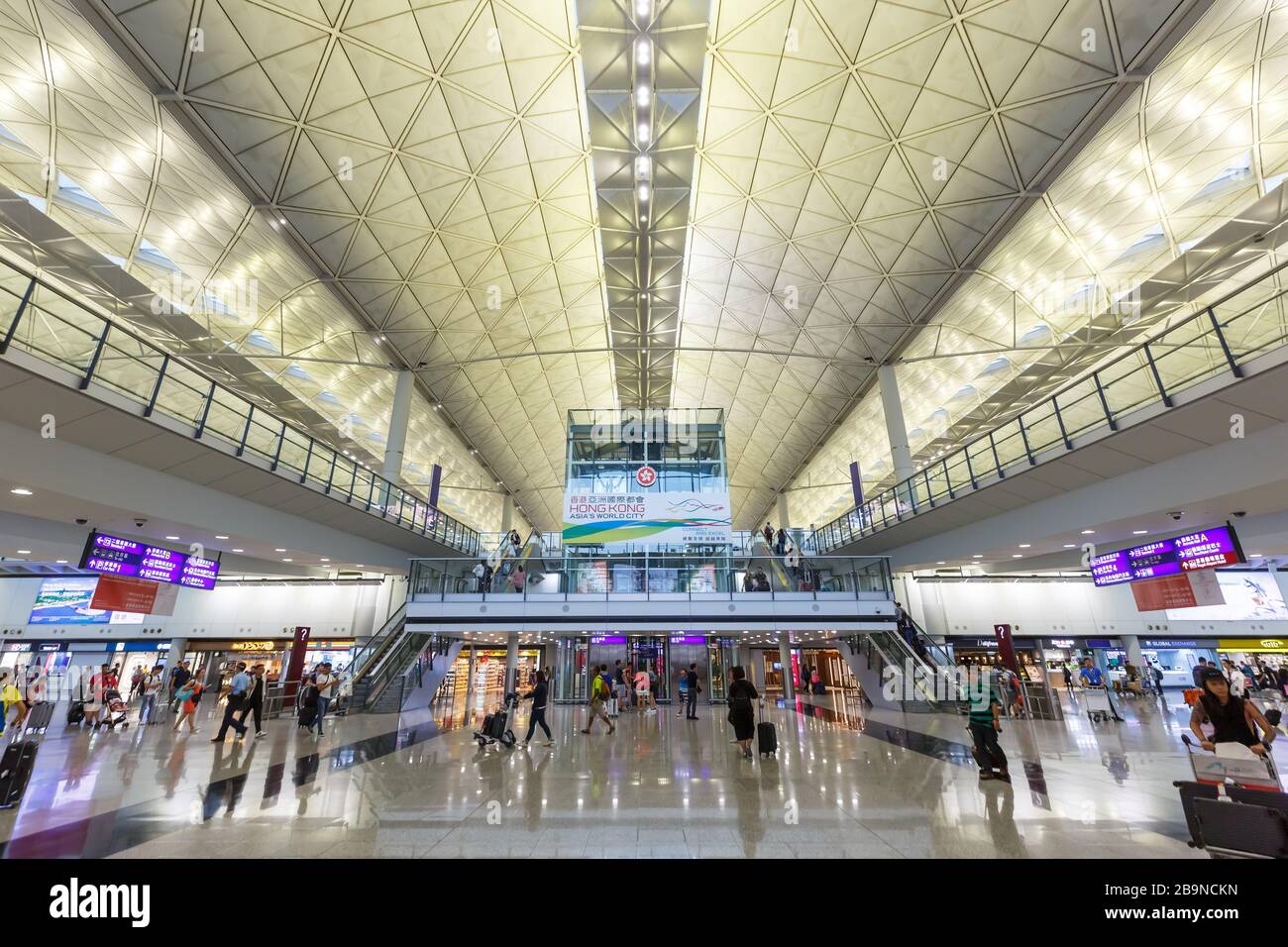 Hong Kong, Cina – 20 settembre 2019: Terminal dell'aeroporto di Hong Kong (HKG) in Cina. Foto Stock
