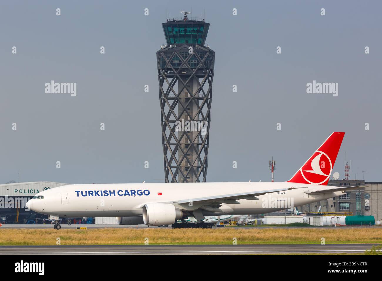 Bogota, Colombia – 30 gennaio 2019: Turkish Airlines Cargo aereo Boeing 777-F all'aeroporto di Bogota (BOG) in Colombia. Boeing è un aereo americano Foto Stock