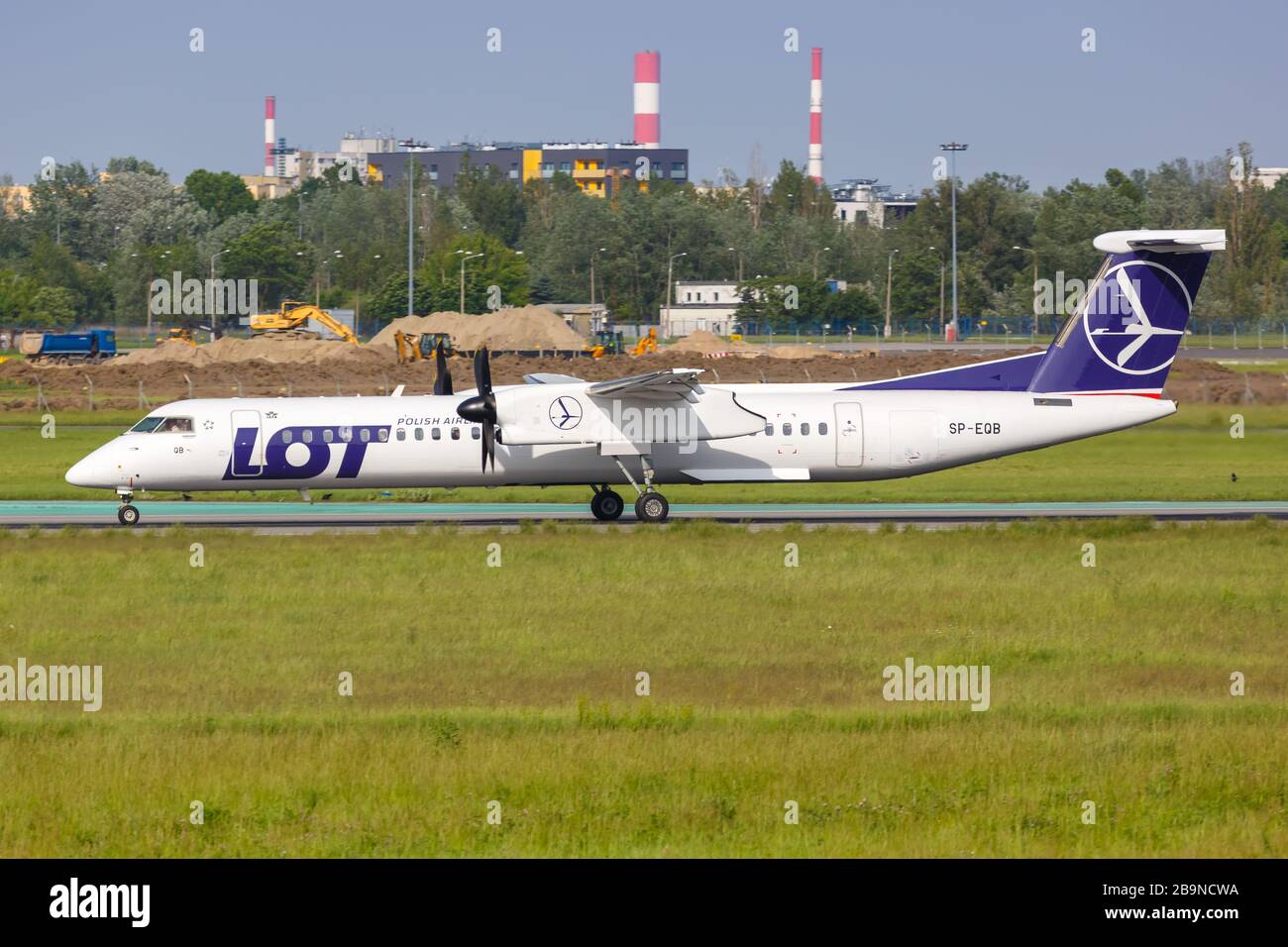 Varsavia, Polonia – 26 maggio 2019: LOTTO Polskie Linie Lotnicze aereo Bombardier DHC-8-400 all'aeroporto di Varsavia (WAW) in Polonia. Foto Stock