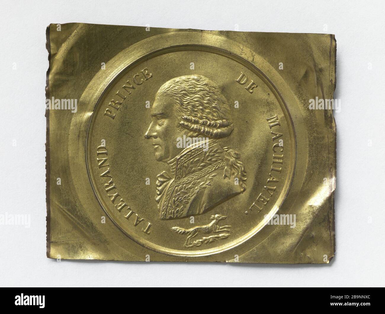 Charles Maurice de Talleyrand-Périgord, detto Talleyrand (1754-1838), statista e diplomatico francese. Charles-Maurice de Talleyrand-Périgord, dit Talleyrand (1754-1838), homme d'État et diplomate français. Cuivre doré repoussé. Parigi, musée Carnavalet. Foto Stock