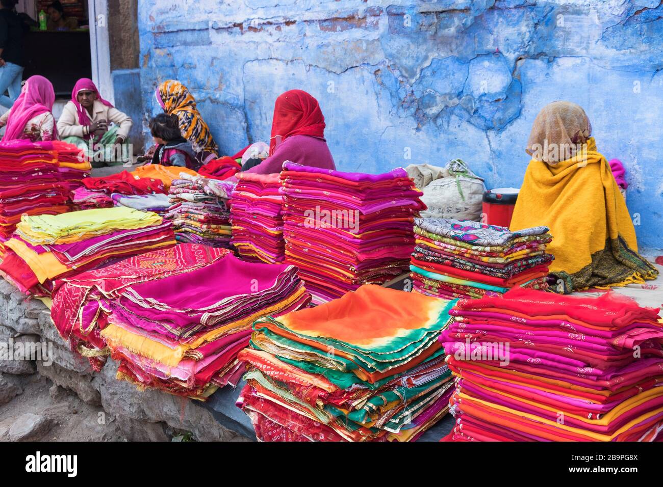 Nai Sarak mercato di strada venditori tessili Jodhpur Rajasthan India Foto Stock