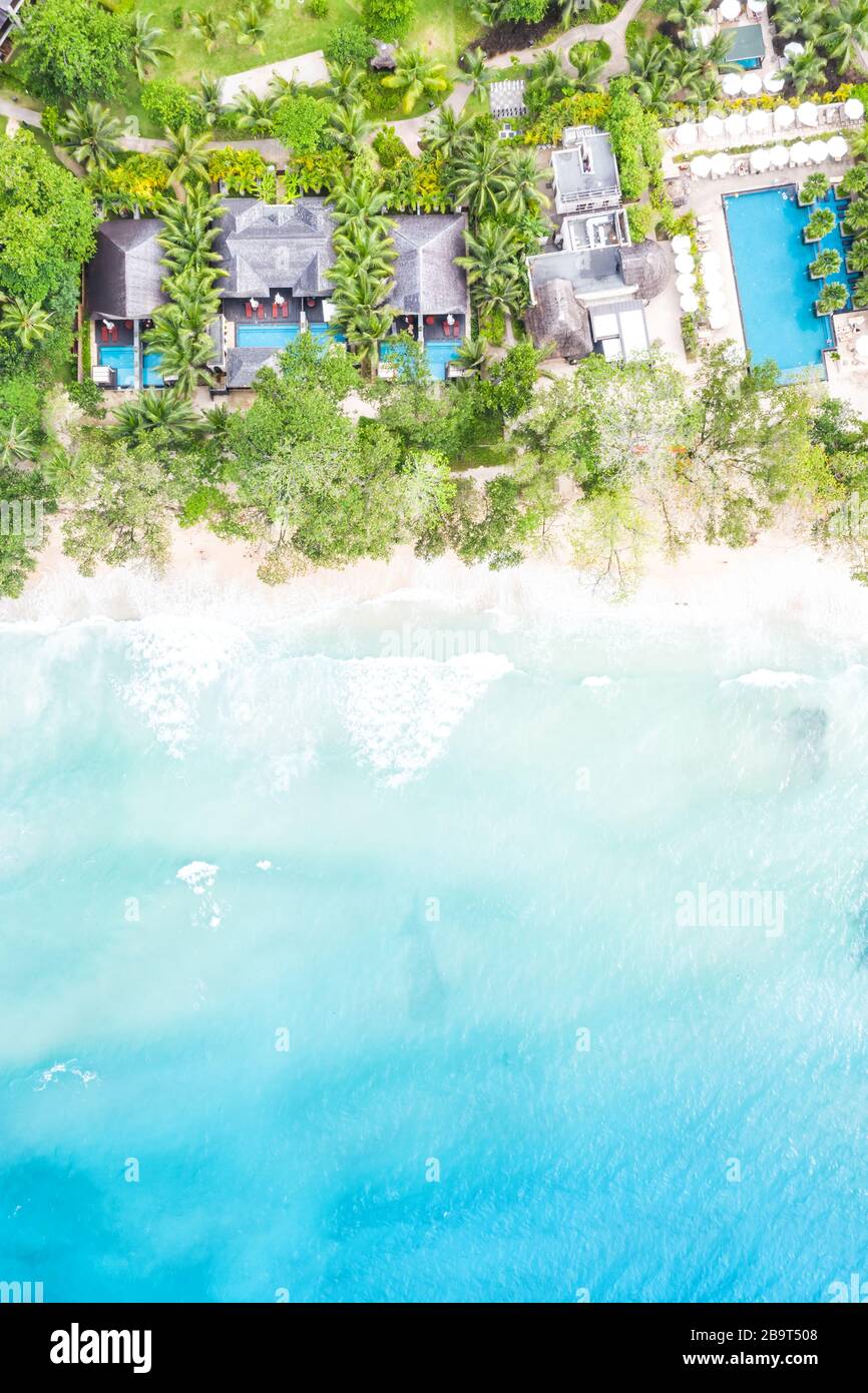 Spiaggia Seychelles Mahé Mahe isola lusso vacanza copyspace ritratto formato paradiso mare oceano fotografia aerea Foto Stock