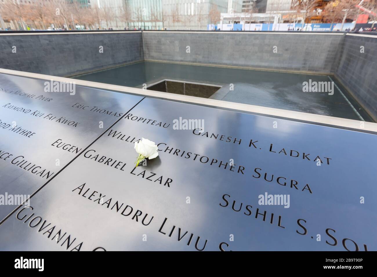 New York City, New York – 28 febbraio 2020: World Trade Center 9/11 Memorial Ground Zero 11 2001 settembre a New York City, New York. Foto Stock