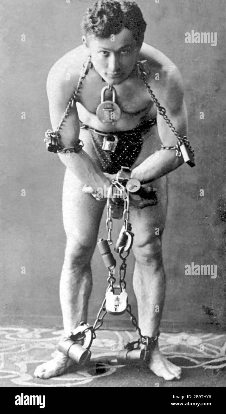 HARRY HOUDINI (1874-1926) Illusionista e stuntman ungherese-americano Foto Stock