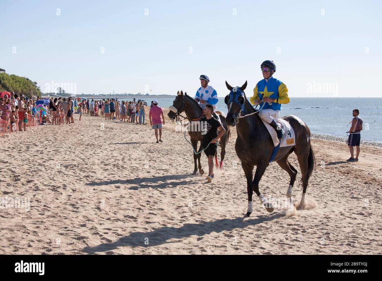 L'incontro annuale di cavallo di agosto si svolge sulla spiaggia di Sanlucar de Barrameda, Cadice, Spagna. 3 agosto 2017. Foto Stock