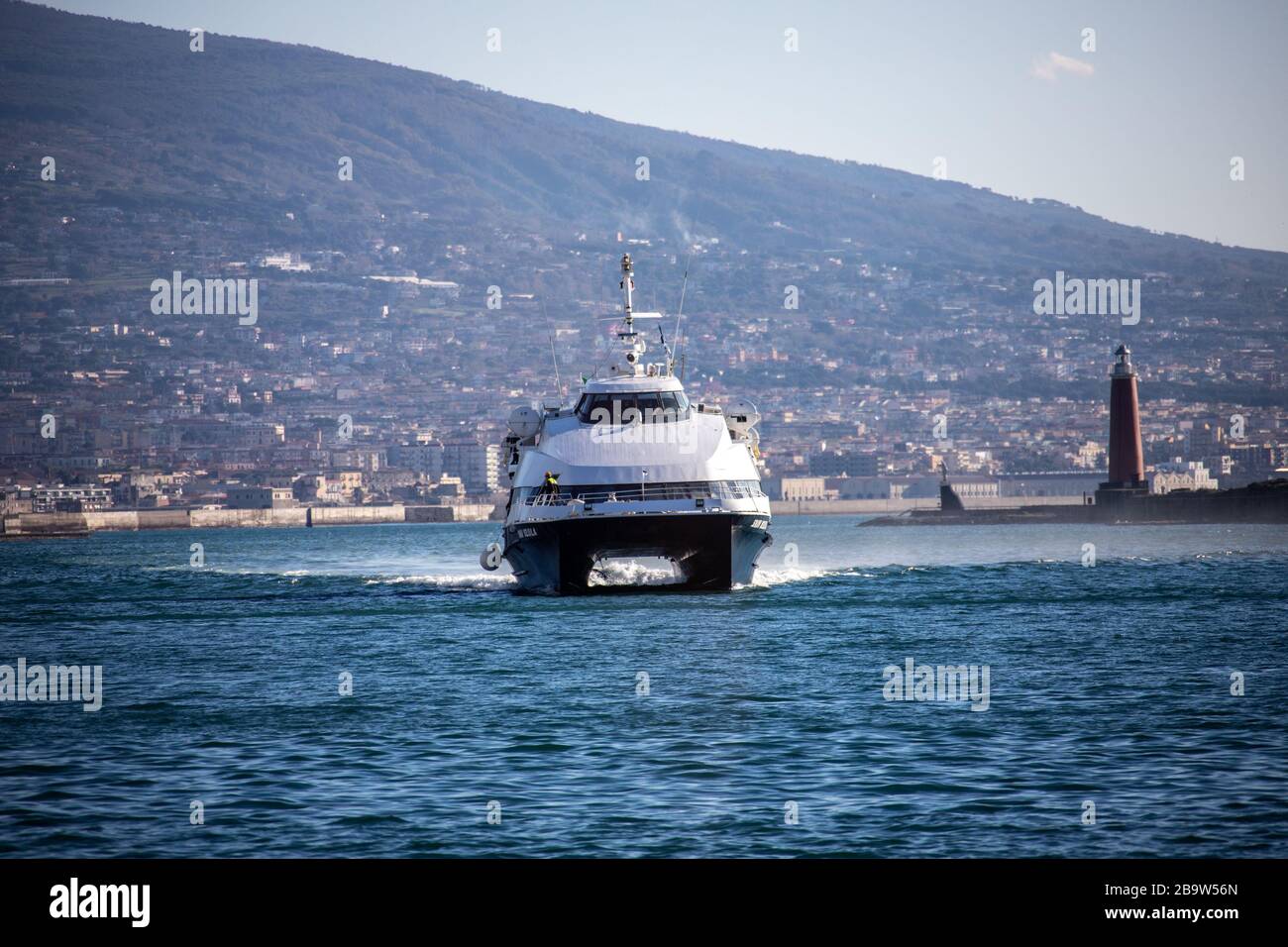 Traghetto SNAV per Capri, Napoli, Italia Foto stock - Alamy