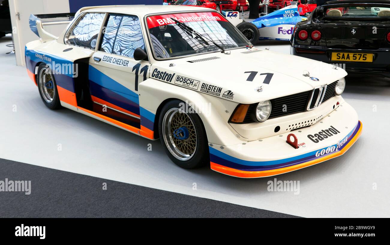 Vista frontale di tre quarti di una BMW 1978 320 Gruppo 5, BMW Junior Team Racing Car, precedentemente guidata da Eddie Cheever, al London Classic Car Show Foto Stock