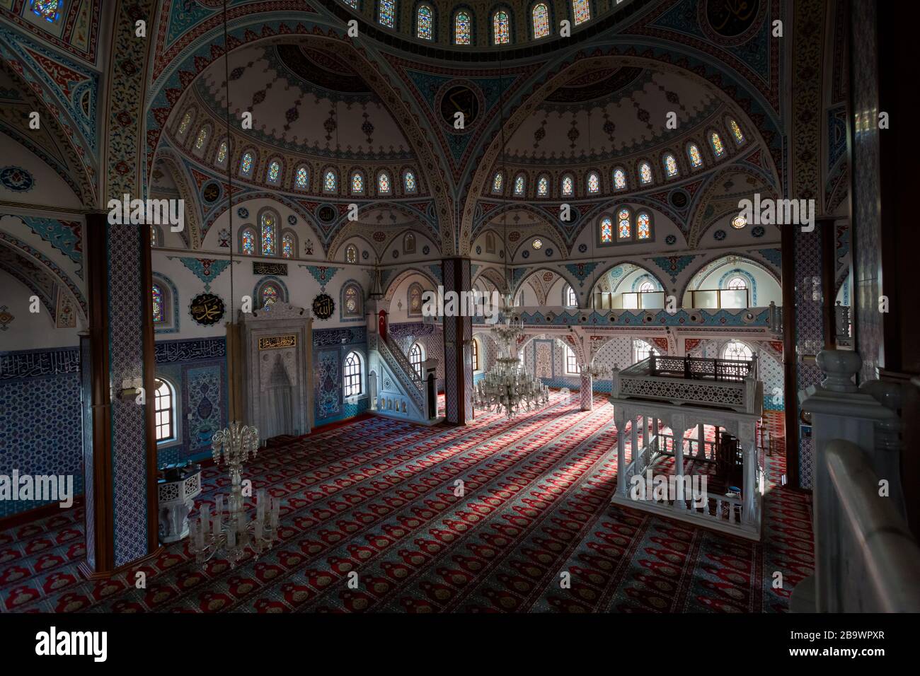 Bella architettura di MRK. Kulliye Cami nella città di Manavgat in Turchia, Antalya. Bellissimo edificio sacro. Foto Stock