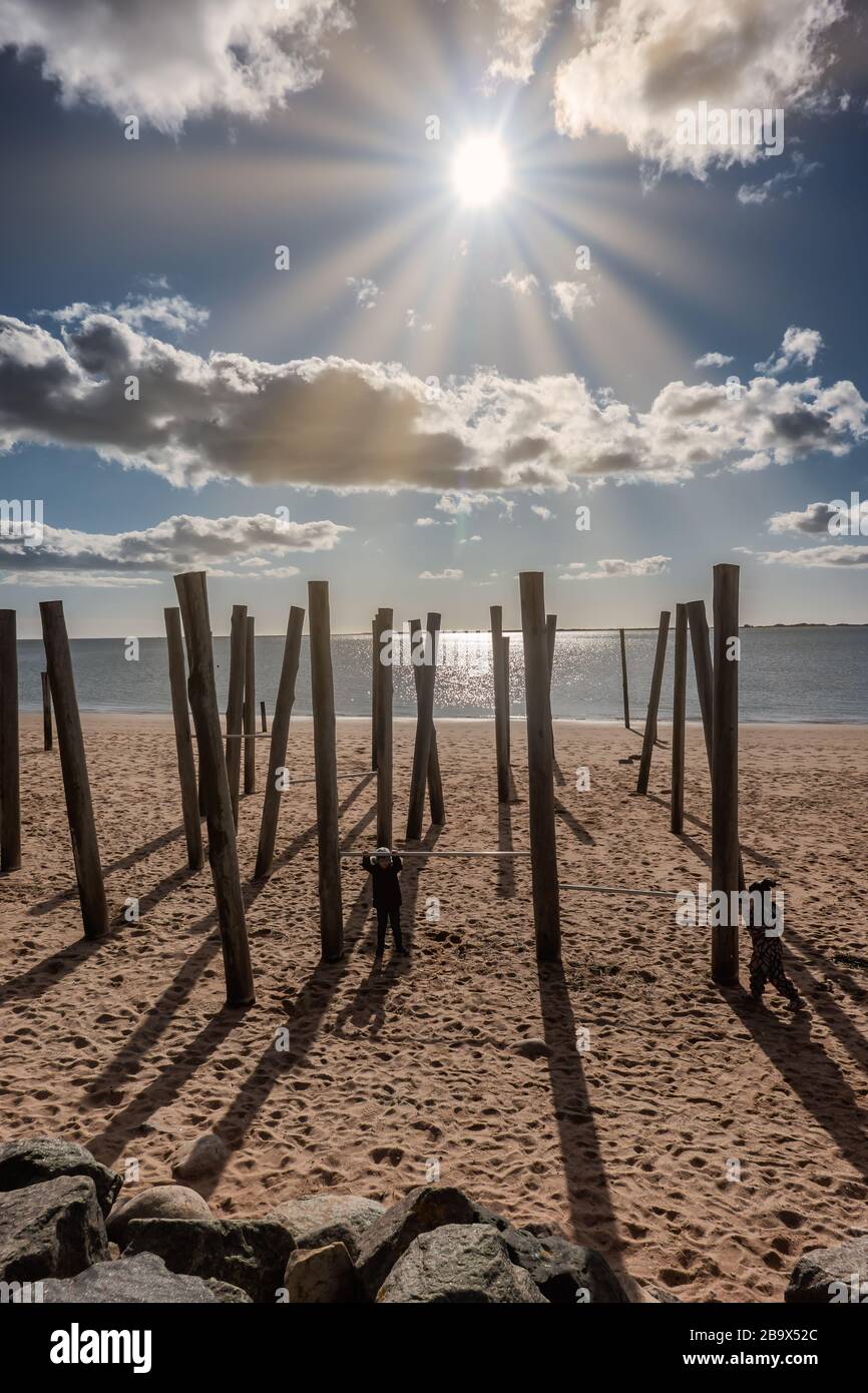 Hjerting Beach a Esbjerg in una soleggiata giornata primaverile, Danimarca Foto Stock