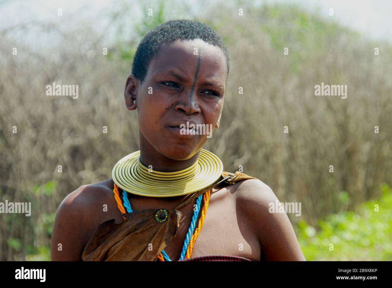 Ritratto di una donna di Datooga fotografata nel lago Eyasi Tanzania Foto Stock