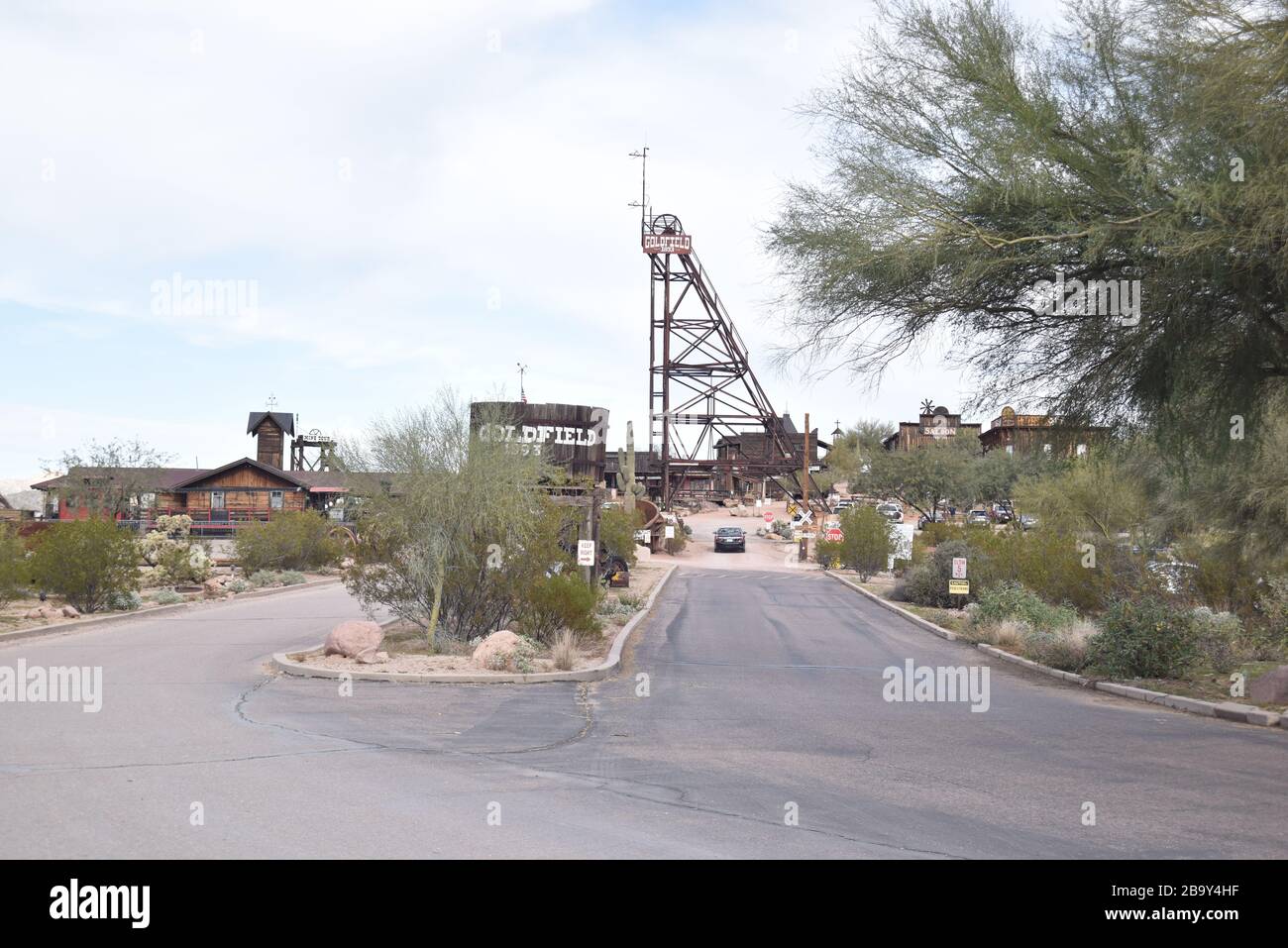 Apache Junction, AZ., 85119. U.S.A. 15 gennaio 2018. Goldfield città fantasma. Estrazione dell'oro dal 1892; arrestato circa 1921. Il turista è arrivato 1988. Foto Stock