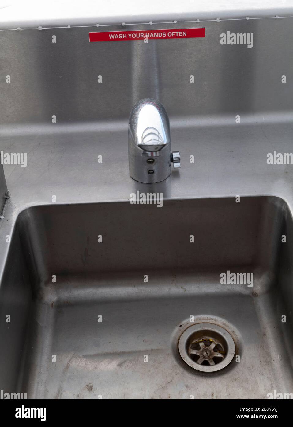 Lavarsi le mani regolarmente, nave da crociera Hurtigruten, Norvegia Foto Stock
