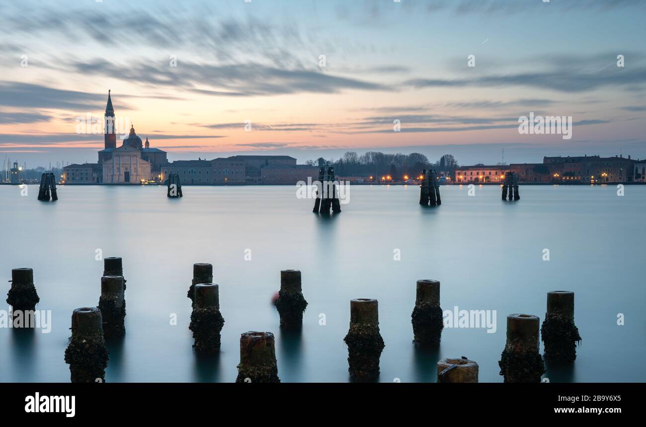 Foto a lunga esposizione di San Giorgio maggiore a Venezia Foto Stock