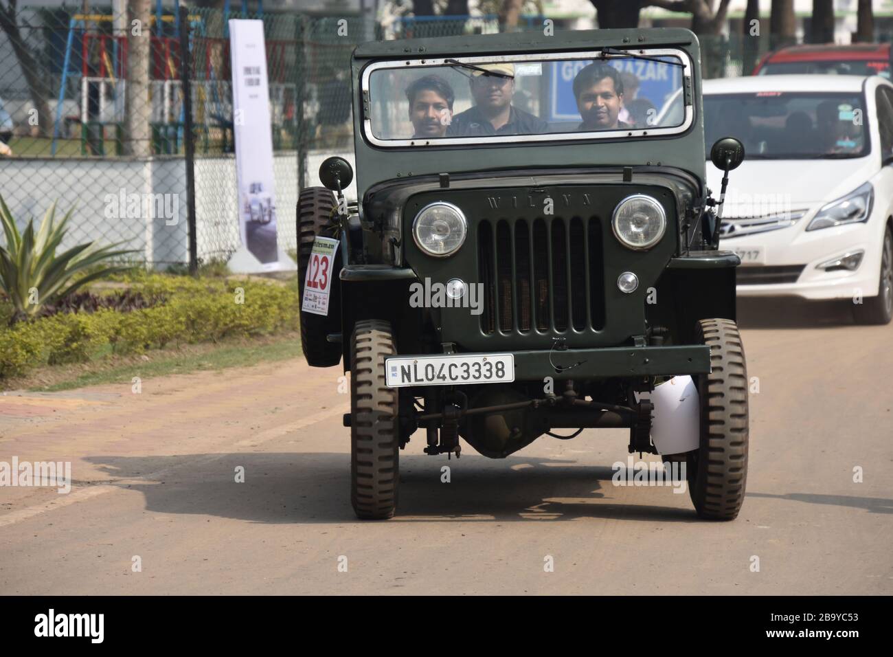 1964 Willys Jeep con motore da 2200 cc e cilindri. India NL 04 C 3338. Foto Stock