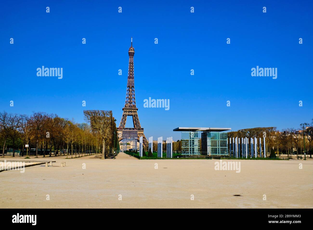 Francia, Parigi, Torre Eiffel durante il contenimento di Covid 19 Foto Stock