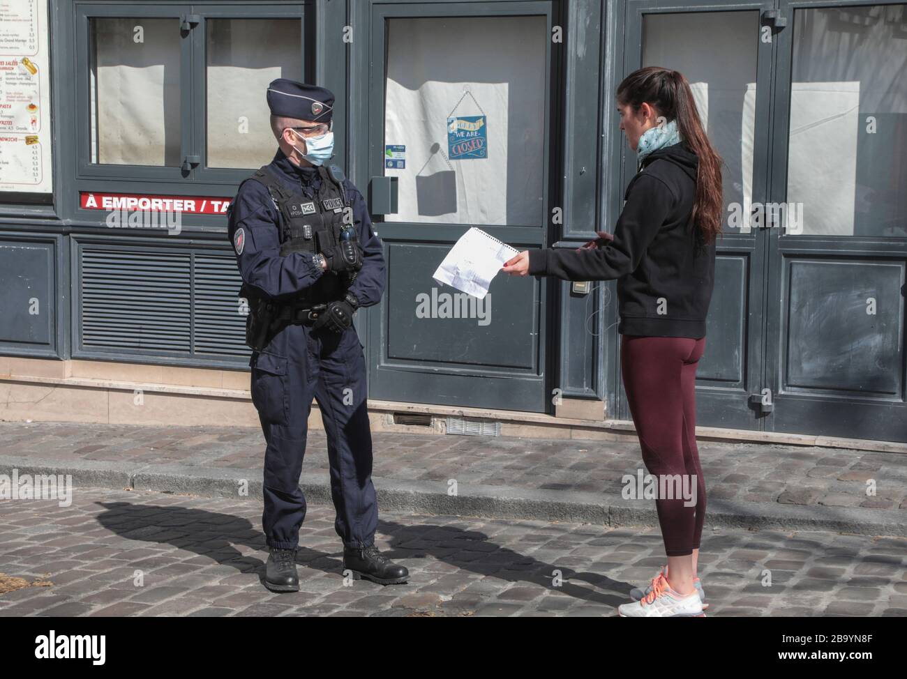 PARIGI LOCKDOWN A MONTMARTRE Foto Stock