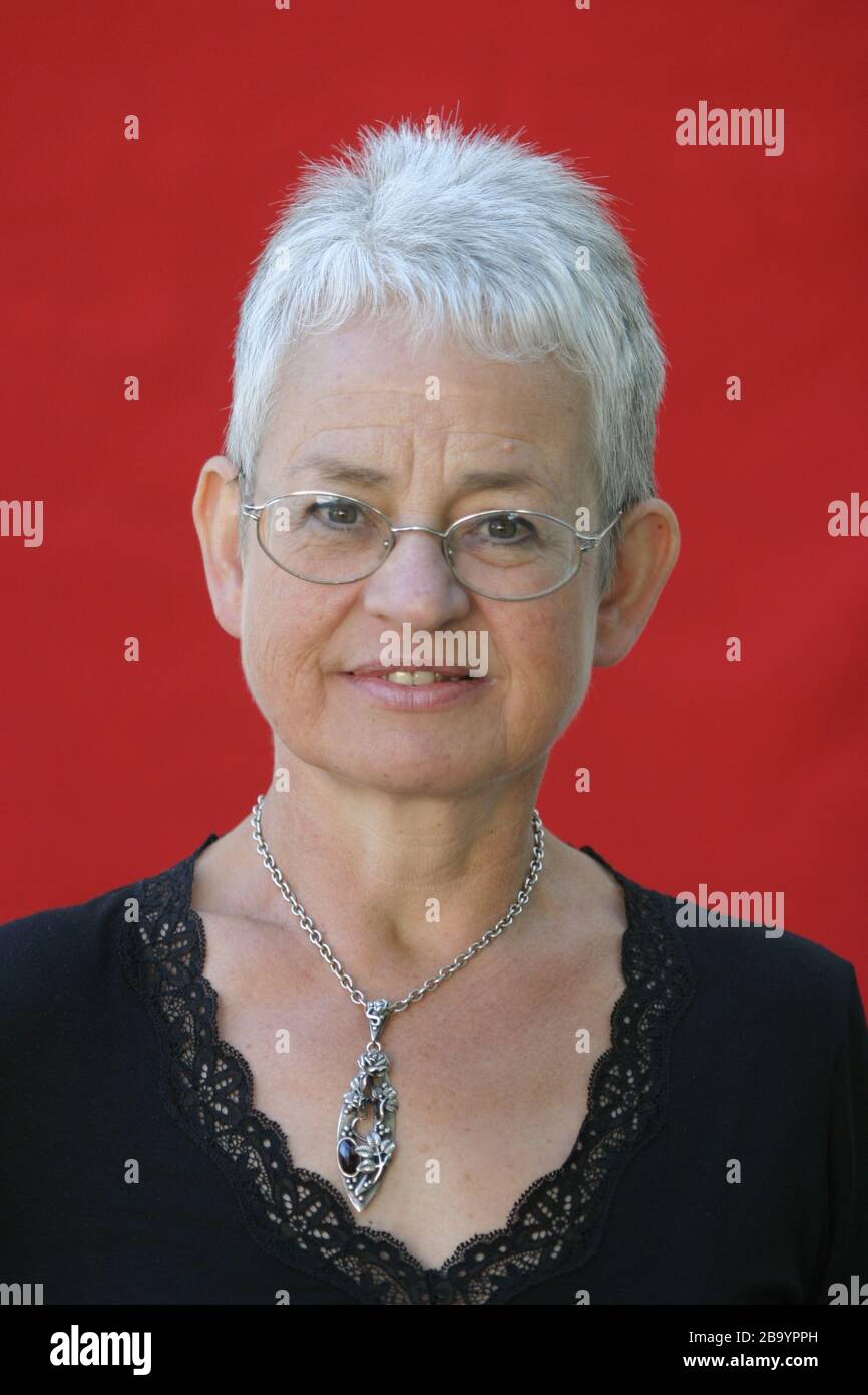 Jacqueline Wilson, autore di libri per bambini, all'Edinburgh International Book Festival, Edimburgo, Scozia, agosto 2003. Foto Stock