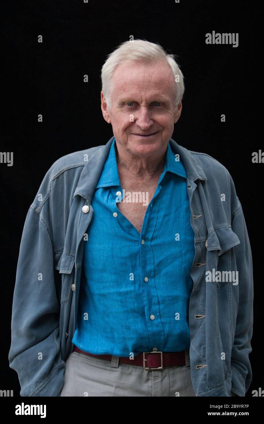John Boorman, regista britannico, all'Edinburgh International Book Festival, Edimburgo, Scozia, agosto 2003. Foto Stock