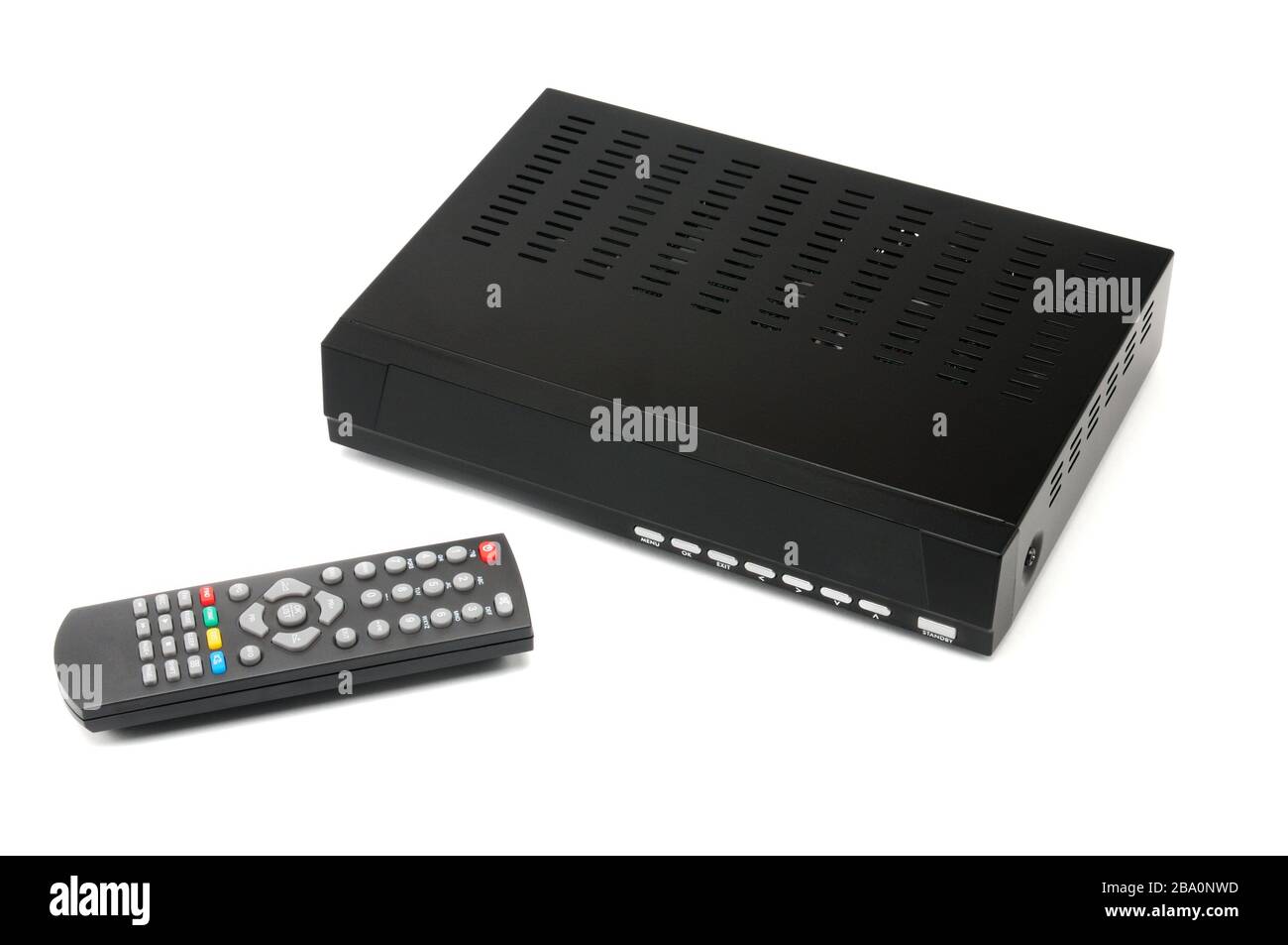 Sintonizzatore TV digitale con telecomando su sfondo bianco isolato Foto Stock