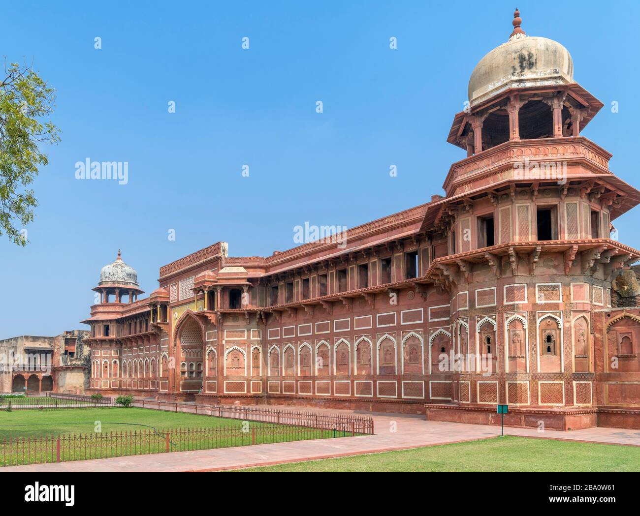Jahangir Palace all'interno di Agra Fort, Agra, Uttar Pradesh, India Foto Stock