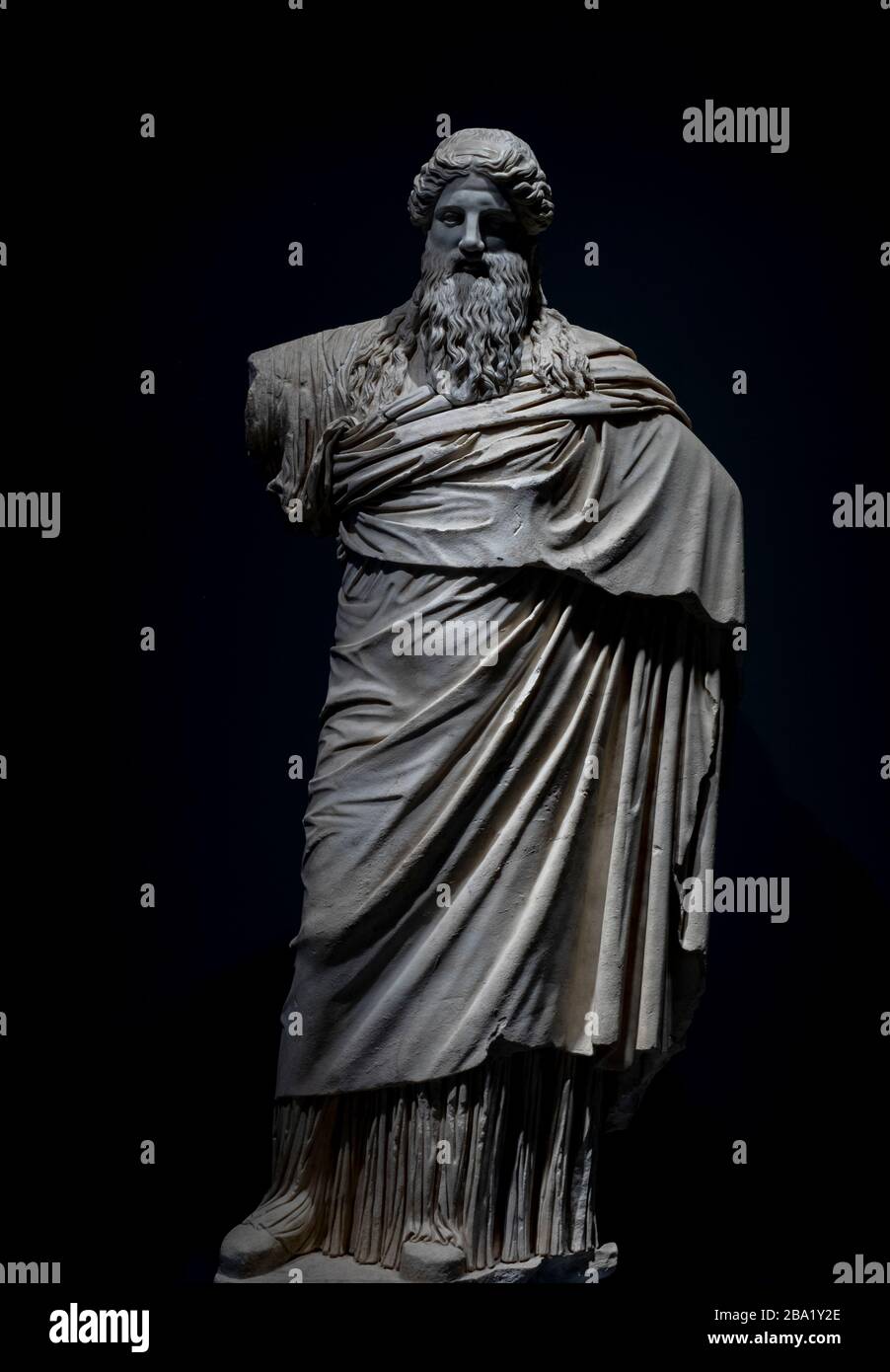 Statua di matura barbuto Dioniso, tipo di Sardanapalus, Palazzo Massimo alle Terme e il Museo Nazionale di Roma, Italia Foto Stock