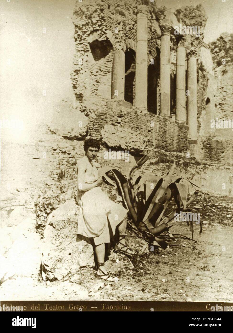 English: Giovanni Crpi (1849-1925), Colonne Del Teatro Greco - Taormina.  Numero di catalogo: 13. Inglese: Giovanni Crupi (1849-1925), colonne del  teatro greco - Taormina. 13.; prima del 1899 data  QS:P,+1899-00-00T00:00:00Z/7,P1326,+1899-00-00T00:00:00Z 