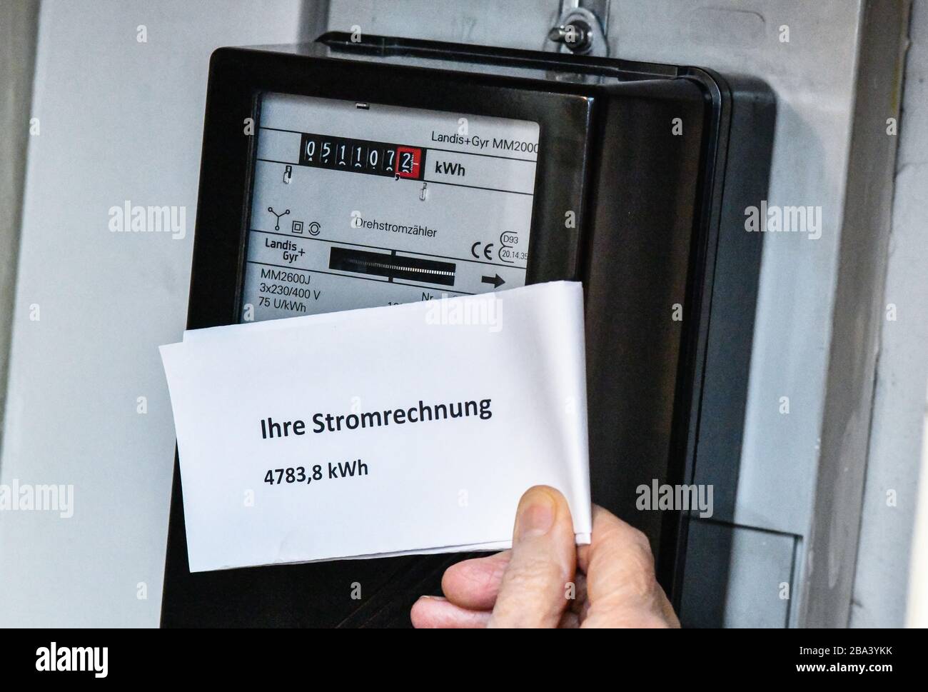 Simbolo foto, bolletta elettrica, contatore elettrico, consumo di elettricità, costi dell'elettricità, Germania Foto Stock