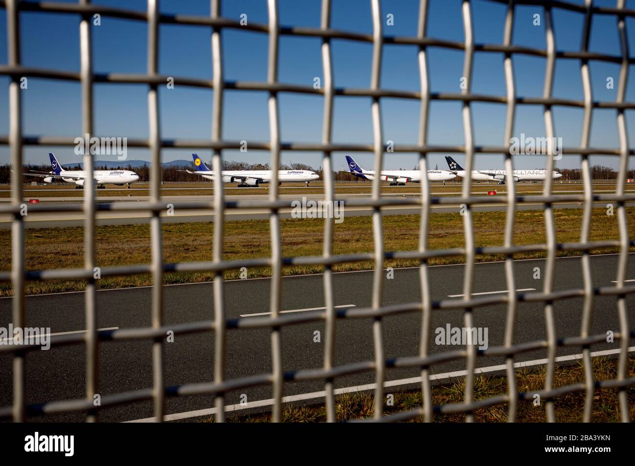 Aereo, parcheggiato, pista nord-ovest, aeroporto di Francoforte sul meno, Germania Foto Stock