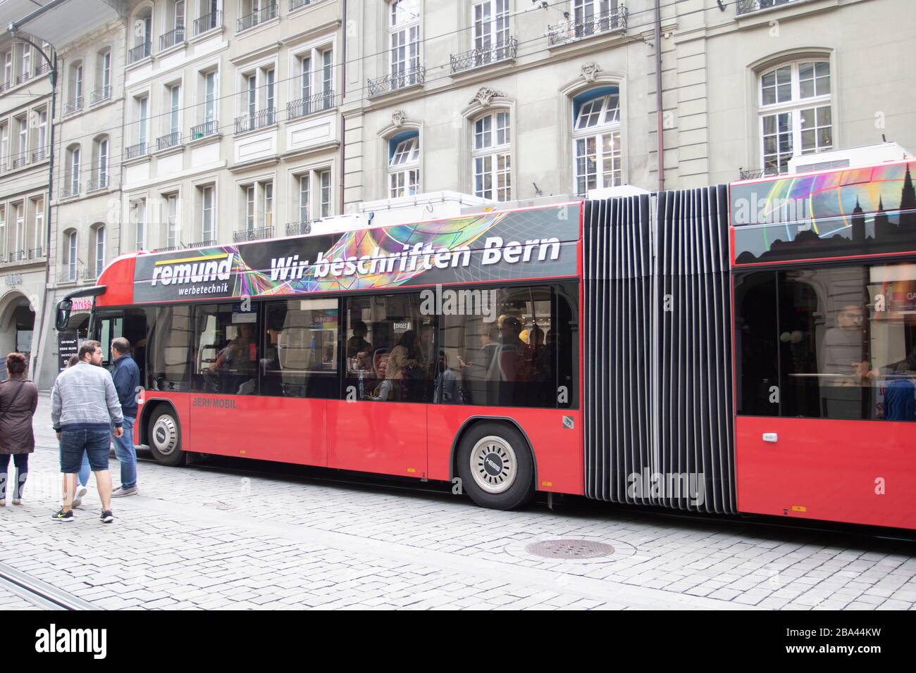 Tram e autobus, Berna, Svizzera, 08/09/2019, capitale della Svizzera. Tram, autobus Trolly e autobus Bendy, trasporti pubblici Foto Stock