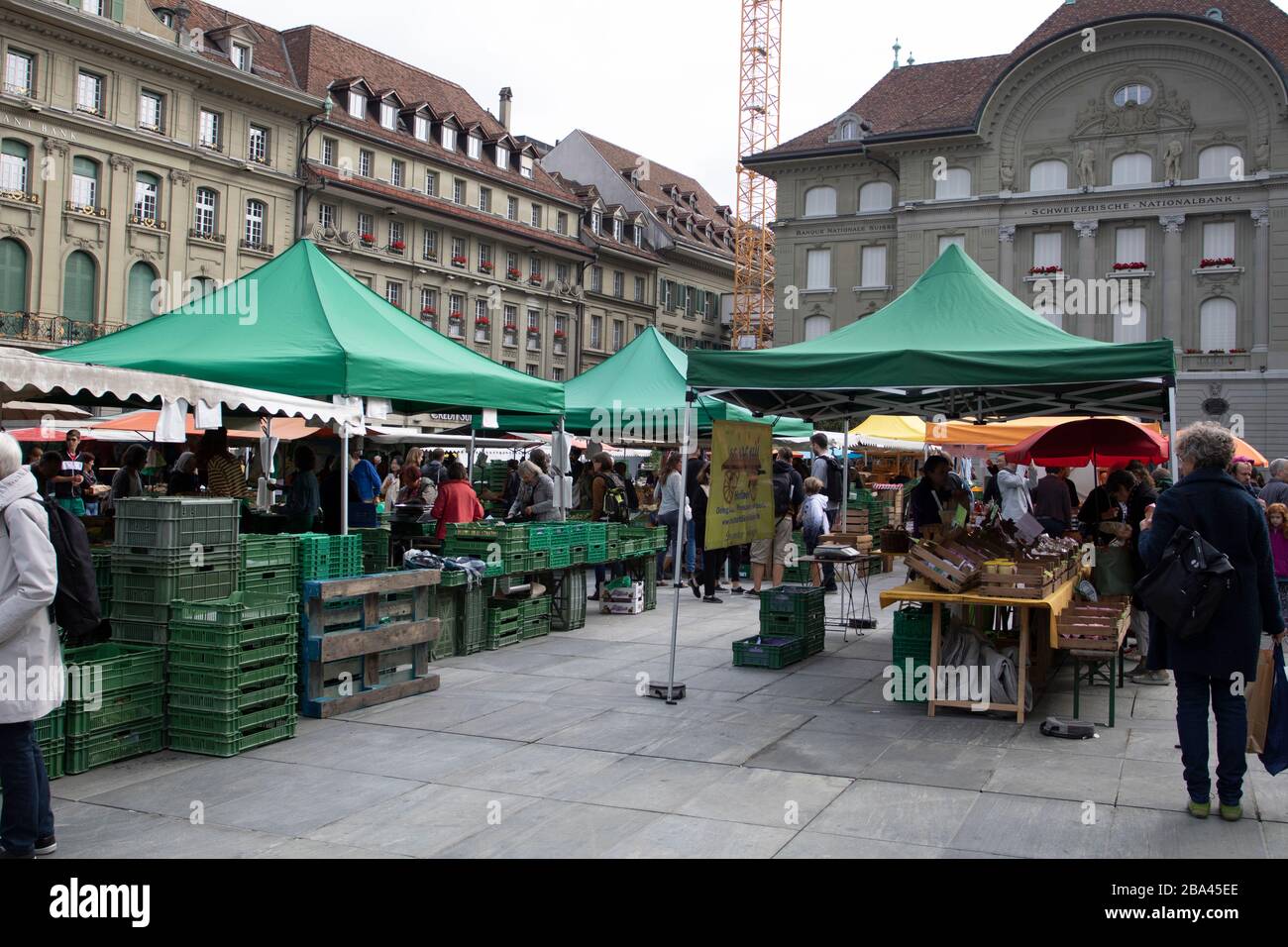 , bancarelle di mercato, Berna, Svizzera, Europa, 08/09/2019, capitale della Svizzera, bancarelle di mercato allestite per il commercio nella piazza. Foto Stock