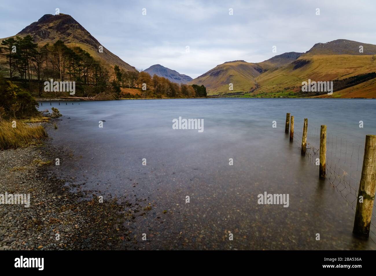 Wast Water, guardando verso Yewbarrow, Great Gable, Lingmell & The SCA Fells, English Lake District Foto Stock
