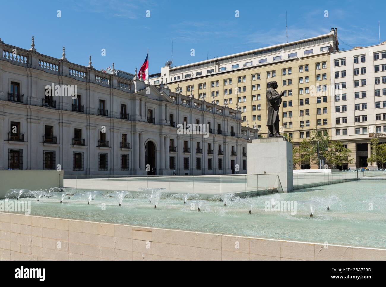 Vista del Palacio de la Moneda il palazzo presidenziale cileno a Santiago, Cile Foto Stock