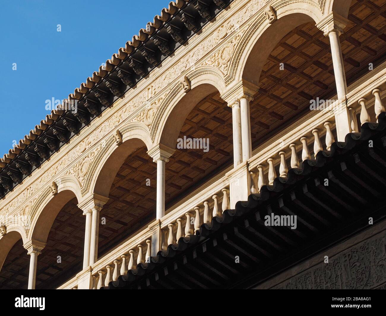 Patio de las Doncellas dettaglio architettonico, Alcazar, Siviglia, Spagna Foto Stock