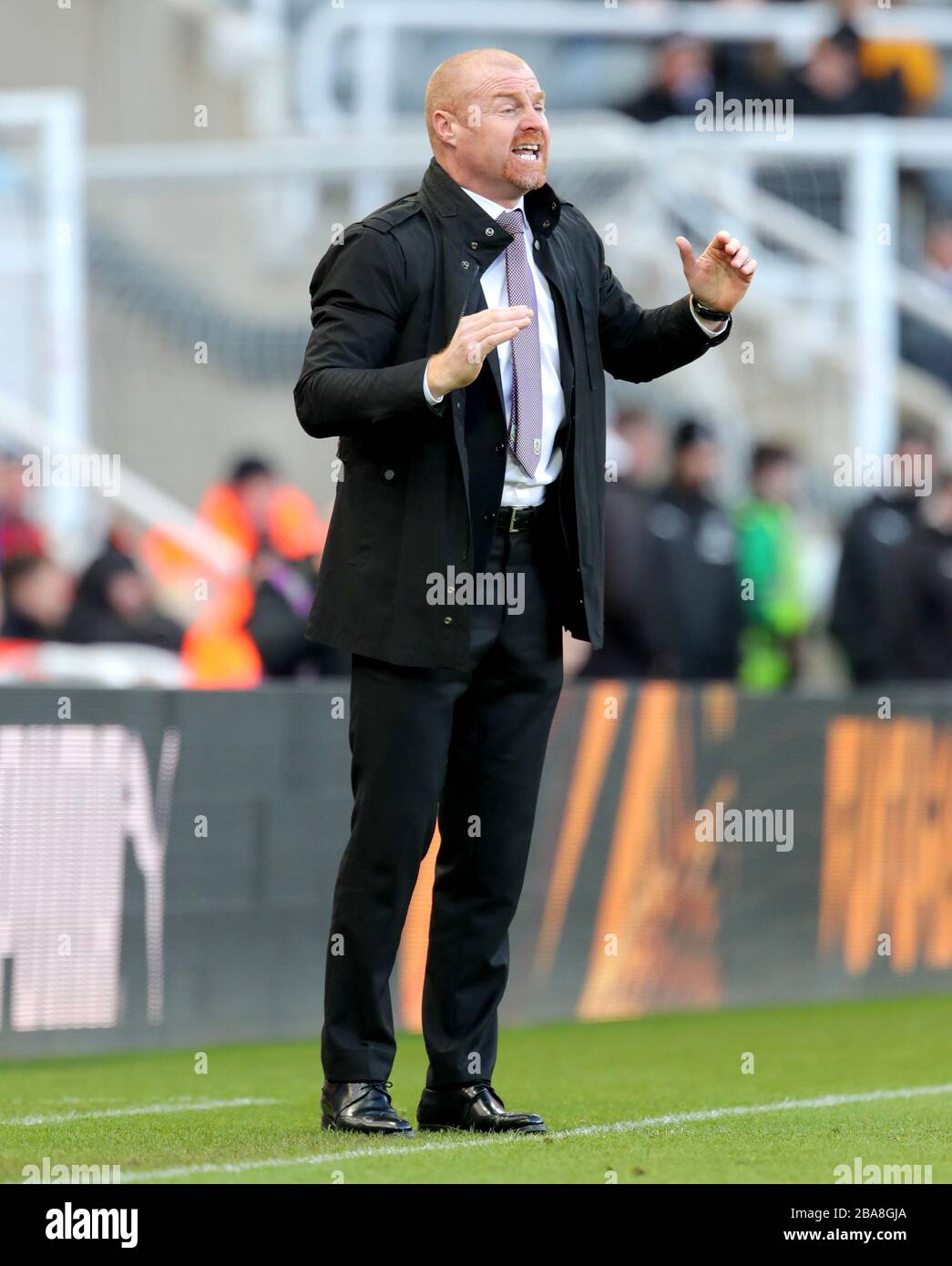 Burnley manager Sean Dyche urla del perimetro Foto Stock
