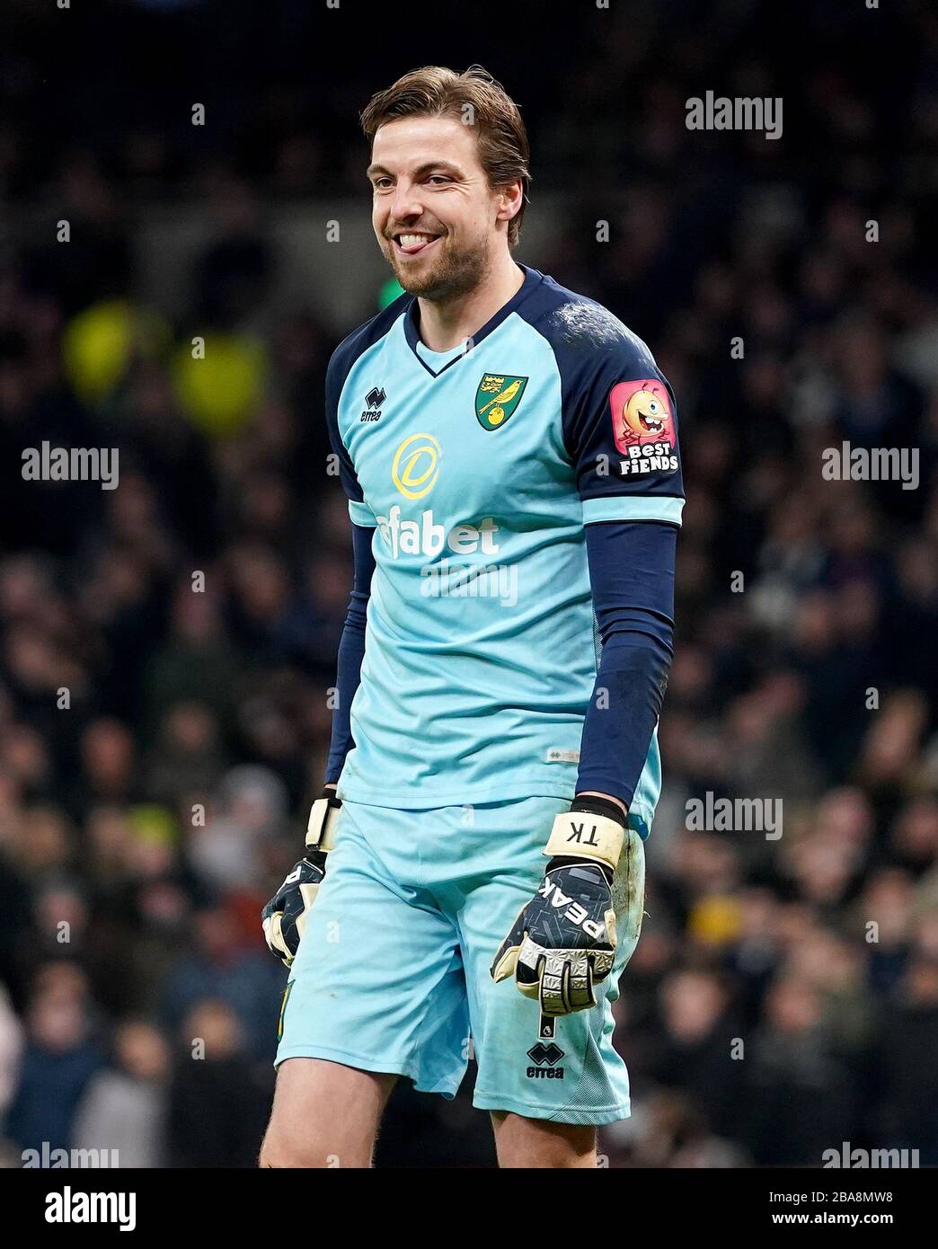 Il portiere di Norwich City, Tim Krul, festeggia la vittoria alla fine della partita Foto Stock